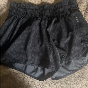 lululemon athletica Women's Black Tonal Print Athletic Shorts